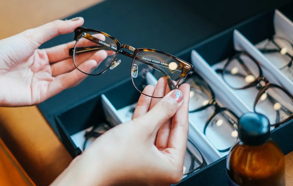  Jenis-jenis Lensa Kacamata yang Bisa Anda Pilih